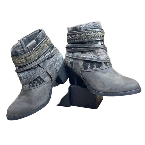 Wallflower Women's Straps Zip Embellish Braided Hildred Booties Grey SZ 10M - Picture 1 of 10